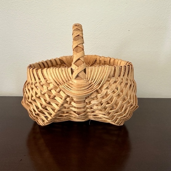 Vintage Primitive Small Buttocks Egg Splint Wood Basket - Picture 2 of 10